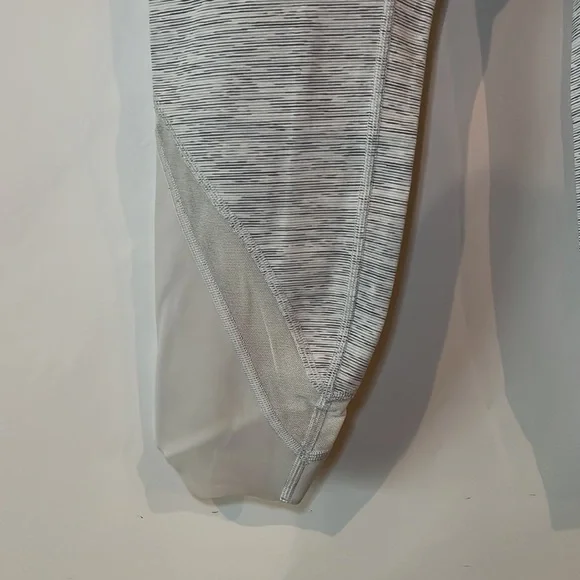 Lululemon Wunder Under Scalloped Hem High Rise Crop - Picture 2 of 6